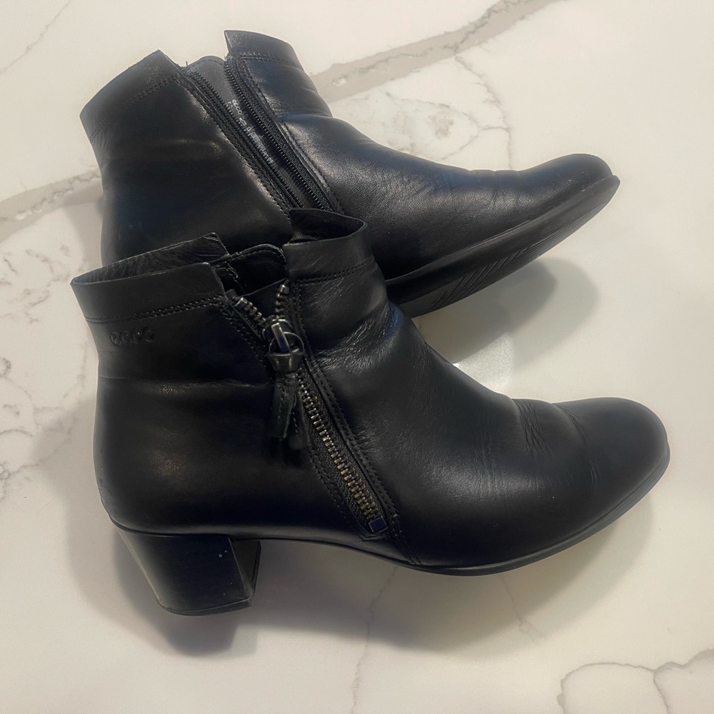 ECCO Ankle Boots